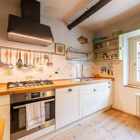 La Casa Dei Botiri بيت للعطل *